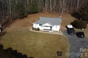 212 Old Dale Rd, Spruce Pine, NC 28777 - Photo 4