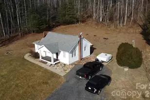 212 Old Dale Rd, Spruce Pine, NC 28777 - Photo 2