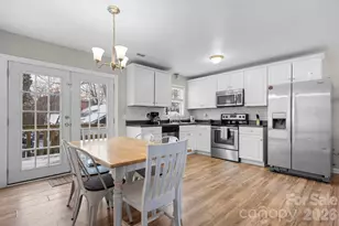 1055 19th St NE, Hickory, NC 28601 - Photo 10