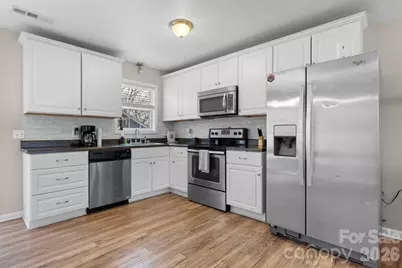 1055 19th Street NE, Hickory, NC 28601 - Photo 6