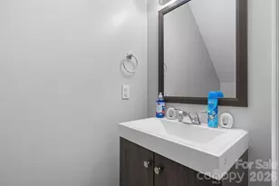 1055 19th St NE, Hickory, NC 28601 - Photo 12