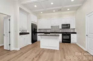 450 New Bern Station Ct, Charlotte, NC 28209 - Photo 6