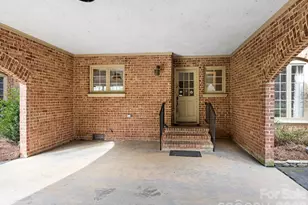 2750 Loch Ln, Charlotte, NC 28226 - Photo 10