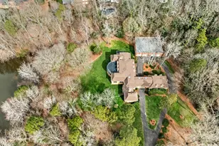 2750 Loch Ln, Charlotte, NC 28226 - Photo 2