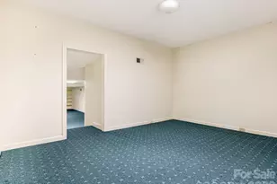 2750 Loch Ln, Charlotte, NC 28226 - Photo 34