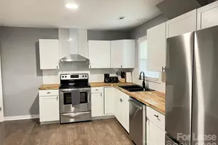 6226 Coach Hill Ln, Charlotte, NC 28212 - Photo 4