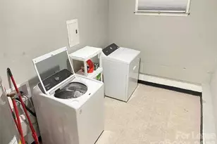 6226 Coach Hill Ln, Charlotte, NC 28212 - Photo 6