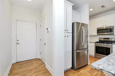 558 Oakland Avenue, Charlotte, NC 28204 - Photo 2