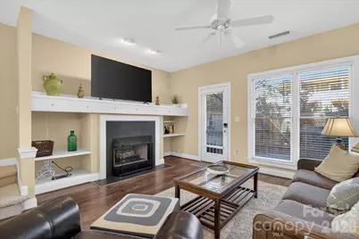 1049 Park West Drive, Charlotte, NC 28209 - Photo 10