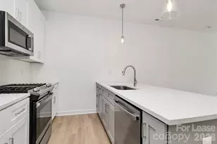 3956 Hager Dr, Charlotte, NC 28208 - Photo 4