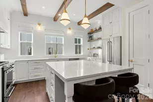 4107 Selwyn Walk Ct, Charlotte, NC 28209 - Photo 4