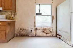 190 Pinewood Knoll Dr, Hendersonville, NC 28739 - Photo 4