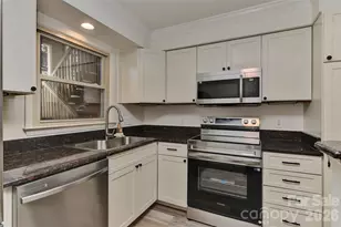 7332 Lake Front Dr, Charlotte, NC 28278 - Photo 6