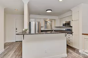 7332 Lake Front Dr, Charlotte, NC 28278 - Photo 4