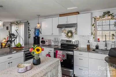 1446 Bridlewood Lane, Morganton, NC 28655 - Photo 4