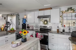 1446 Bridlewood Ln, Morganton, NC 28655 - Photo 4