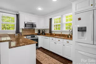 238 W Mountain St, Rutherfordton, NC 28139 - Photo 14