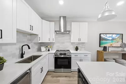 109 N Smallwood Place, Charlotte, NC 28216 - Photo 6