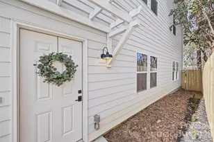 109 N Smallwood Pl, Charlotte, NC 28216 - Photo 2