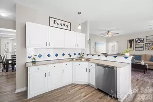 6904 Reedy Creek Rd, Charlotte, NC 28215 - Photo 16