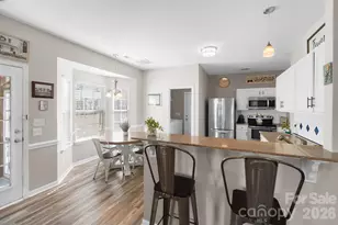 6904 Reedy Creek Rd, Charlotte, NC 28215 - Photo 14