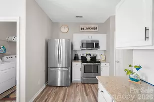 6904 Reedy Creek Rd, Charlotte, NC 28215 - Photo 18