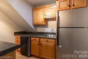 1405 Lyndhurst Dr, High Point, NC 27262 - Photo 30