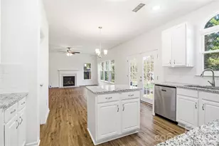 5652 Cambridge Bay Dr, Charlotte, NC 28269 - Photo 10