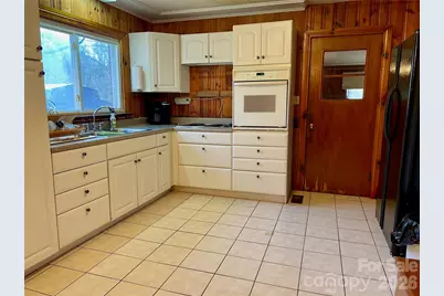 3988 Greenwood Drive, Lenoir, NC 28645 - Photo 12