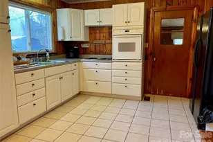 3988 Greenwood Dr, Lenoir, NC 28645 - Photo 12