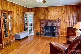 3988 Greenwood Dr, Lenoir, NC 28645 - Photo 6