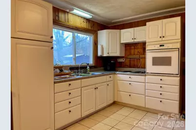 3988 Greenwood Drive, Lenoir, NC 28645 - Photo 14