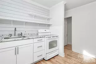 1728 Lombardy Cir, Charlotte, NC 28203 - Photo 8