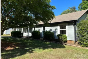 7115 Willow Bend Ln, Mint Hill, NC 28227 - Photo 2