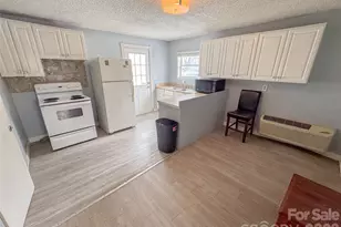 107 Drake St, Gastonia, NC 28052 - Photo 2