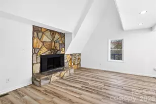 10054 Four Mile Crk Rd, Charlotte, NC 28277 - Photo 8