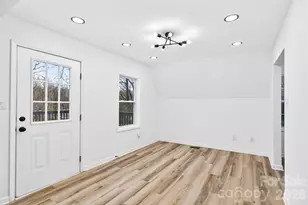 10054 Four Mile Crk Rd, Charlotte, NC 28277 - Photo 10