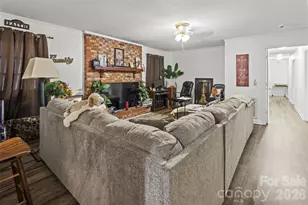 1904 Dixon Ln, Camden, SC 29029 - Photo 6