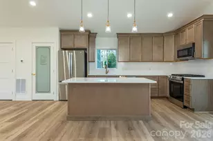 524 Pineland Rd, Hendersonville, NC 28792 - Photo 10