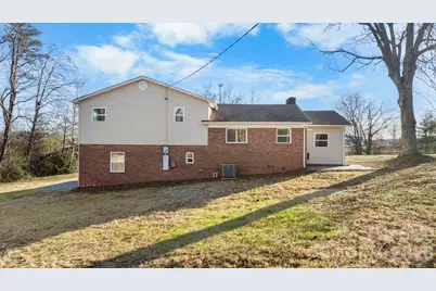 106 Royalwood Drive, Lenoir, NC 28645 - Photo 4