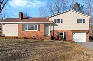 106 Royal Wood Dr, Lenoir, NC 28645 - Photo 2