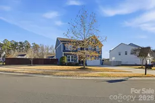 1103 Clover Ln, Matthews, NC 28104 - Photo 2