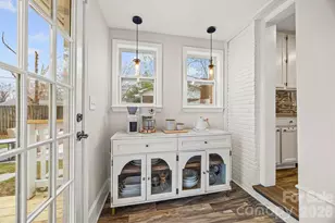 1854 Woodland Dr, Charlotte, NC 28205 - Photo 12