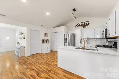 2200 Olde Chantilly Court, Charlotte, NC 28205 - Photo 12