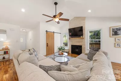 2200 Olde Chantilly Court, Charlotte, NC 28205 - Photo 4