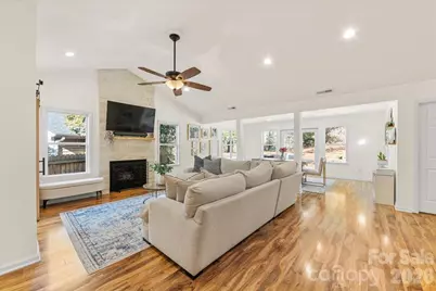 2200 Olde Chantilly Court, Charlotte, NC 28205 - Photo 2