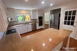 8133 Strawberry Ln, Charlotte, NC 28277 - Photo 12