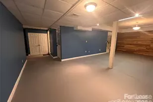 8133 Strawberry Ln, Charlotte, NC 28277 - Photo 32