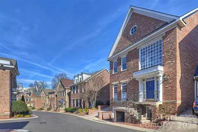 1124 Dilworth Crescent Row, Charlotte, NC 28203 - Photo 2
