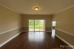 8913 Meadow Vista Rd, Charlotte, NC 28213 - Photo 6